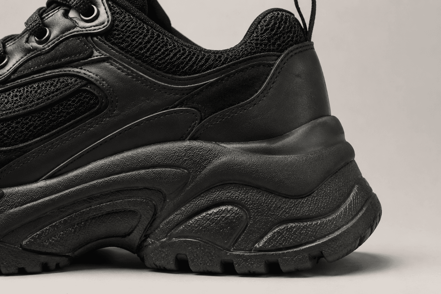 How to Place a Bulk Shoe Order: MOQ, Pricing and Lead Time — illustration